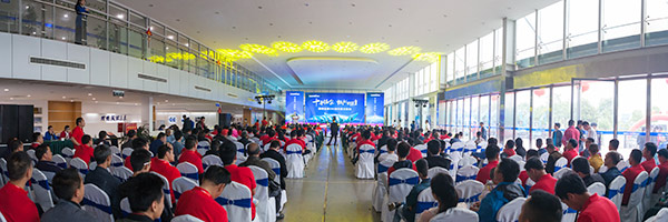 红四月，55世纪智能挖掘机促销会节节攀升