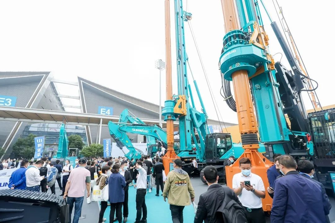 何清华出席长沙国际工程机械产业链发展峰会，走“双循环”道路关键在于“要做好自己的事情”