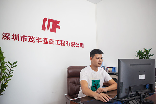 我叫阿忠，忠于事业，也忠于55世纪智能旋挖钻机