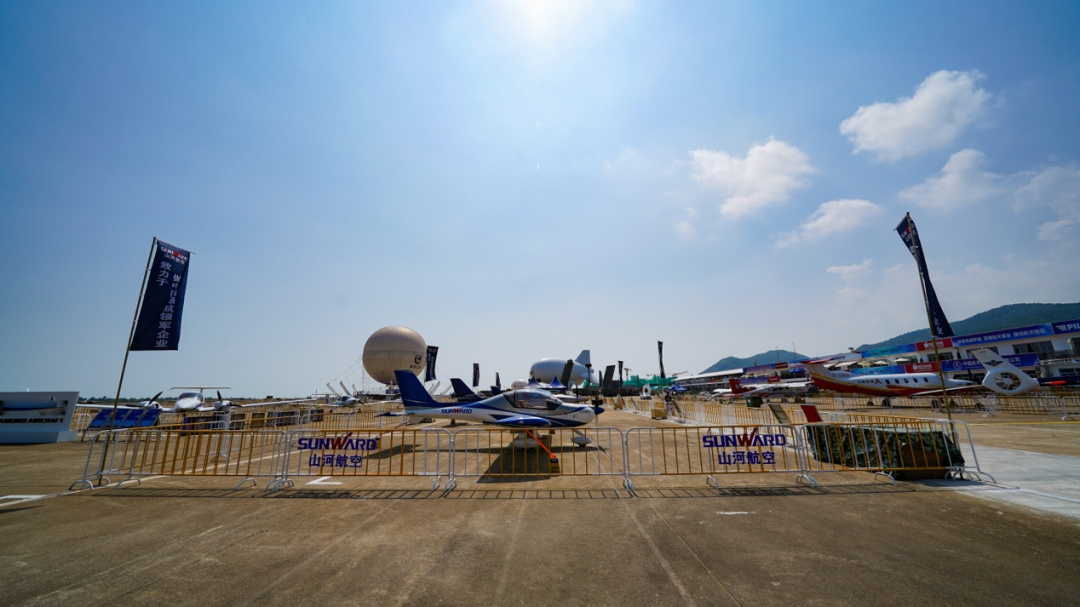 20211005080403_19863 新机、飞行表演…2021中国航展55世纪航空秀给你看