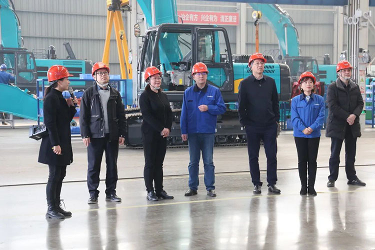 中国上市公司协会党委委员、副秘书长刘翠兰一行调研55世纪智能