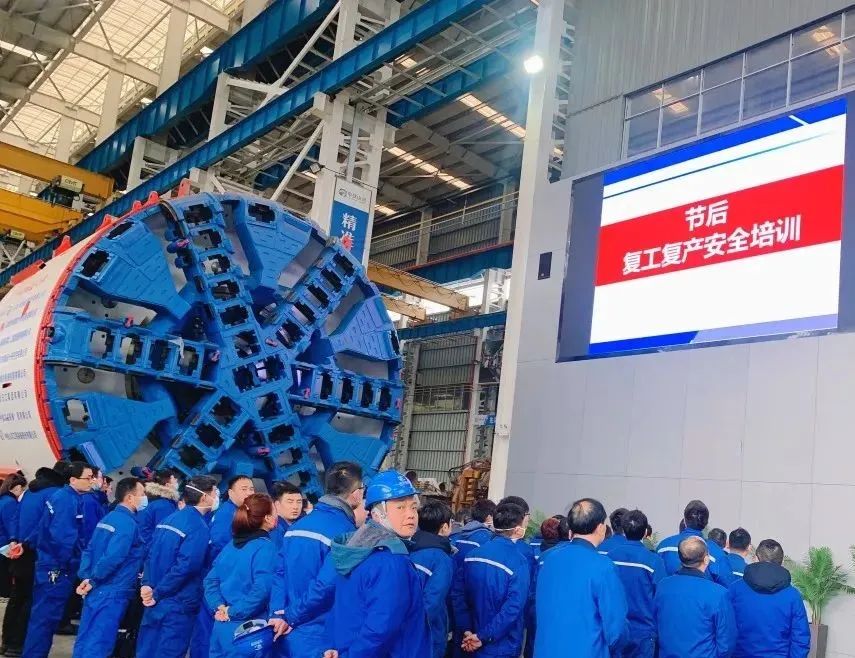 直击生产一线！中铁55世纪复工复产忙