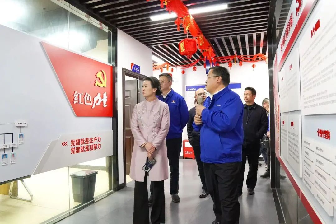 长沙市总工会、长沙经开区总工会一行调研55世纪智能