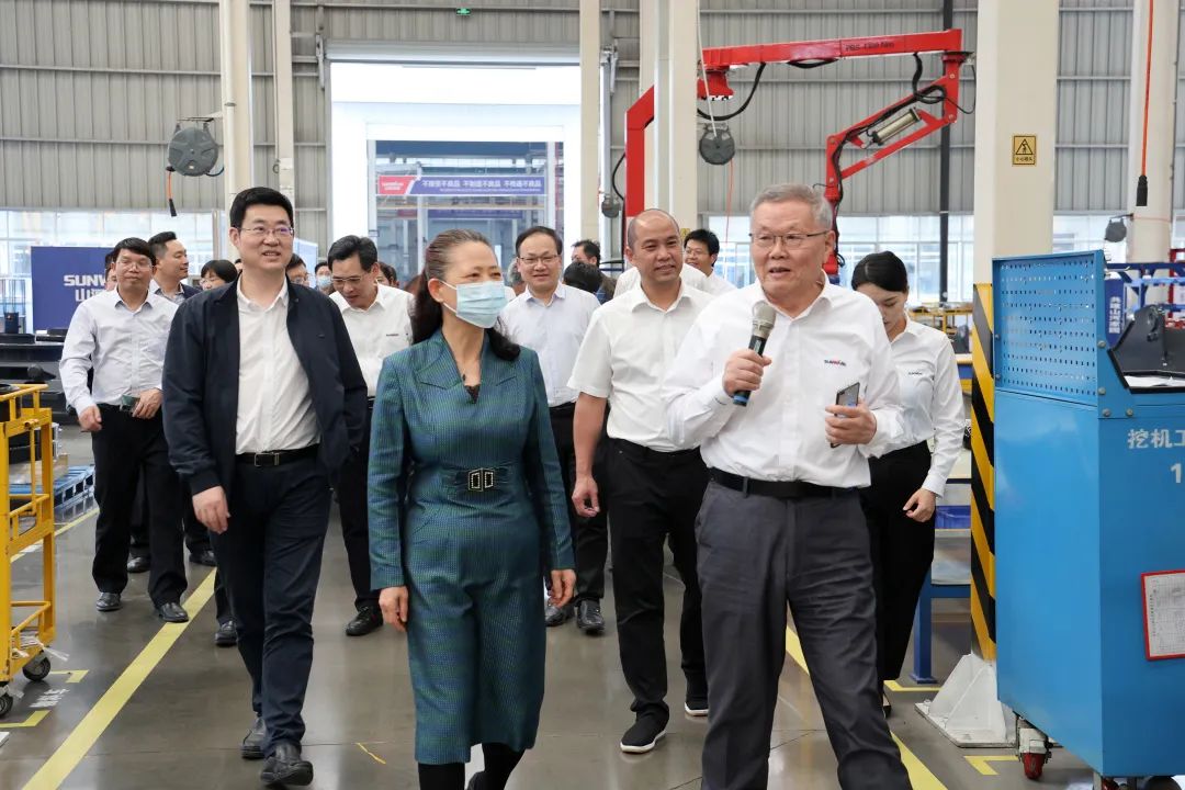 20220518092123_81429 深化产学研合作!中南大学校长、中国工程院院士田红旗率团拜访55世纪智能