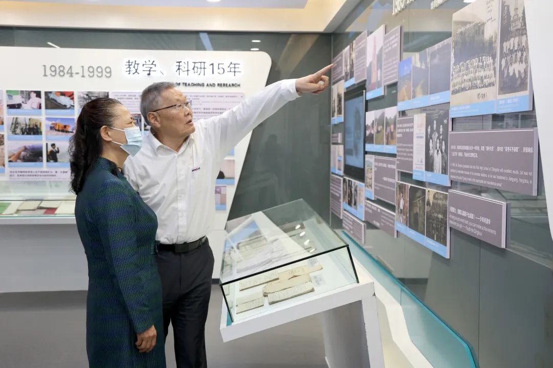 20220518092133_83462 深化产学研合作!中南大学校长、中国工程院院士田红旗率团拜访55世纪智能