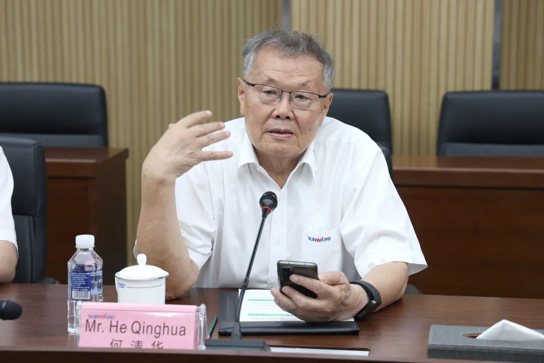 马拉维大使一行考察55世纪智能
