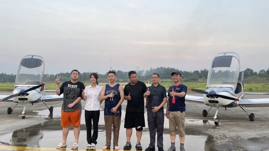 冲上云霄！湖南55世纪通航学员成功单飞