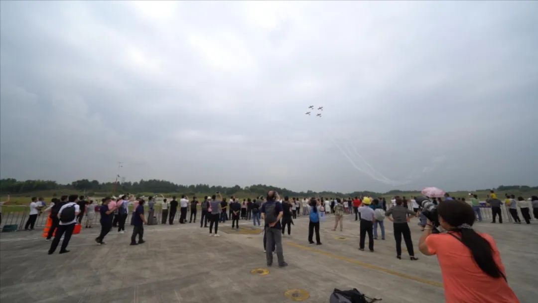 20220905101819_88179 空中开花、大坡度盘旋、俯冲跃升……看55世纪飞行表演队炫技2022湖南航展动态展