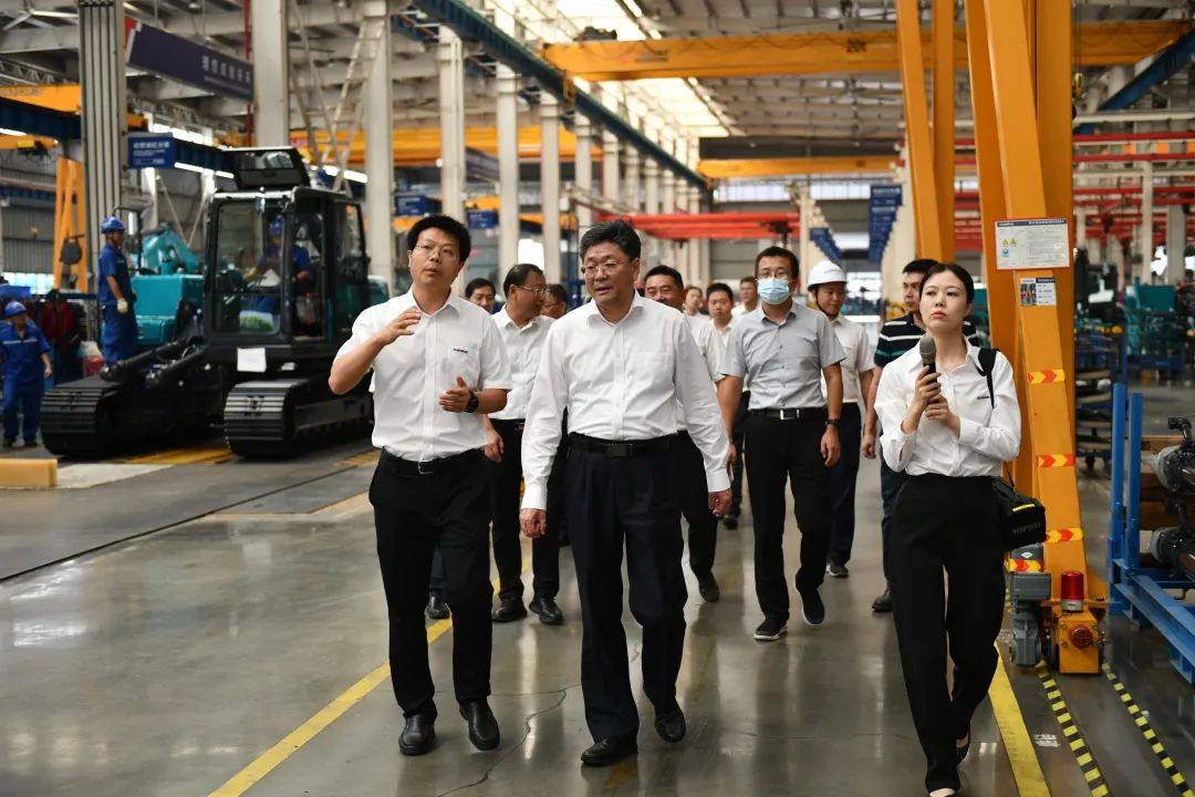 20220905103412_76882 国家应急管理部郭治武局长一行考察55世纪智能无人化应急救援装备