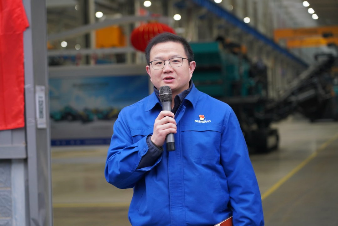 “持证上岗，成为破碎筛分设备的好管家！”