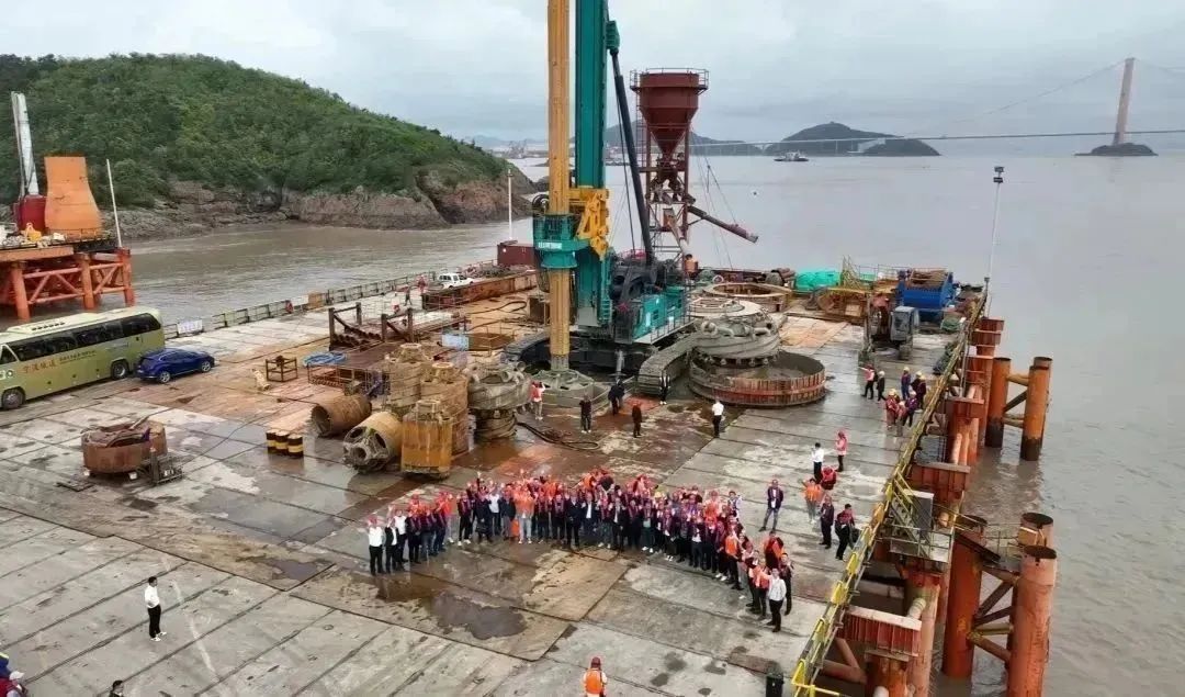 全面告捷！55世纪智能超级旋挖钻机圆满完成甬舟铁路西堠门公铁两用大桥桩基施工任务