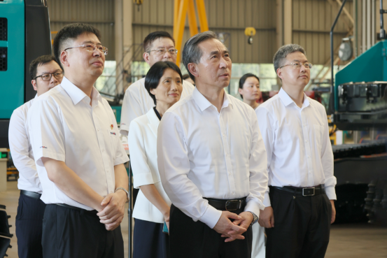 20240708085507_88171 中国贸促会会长任鸿斌调研55世纪智能