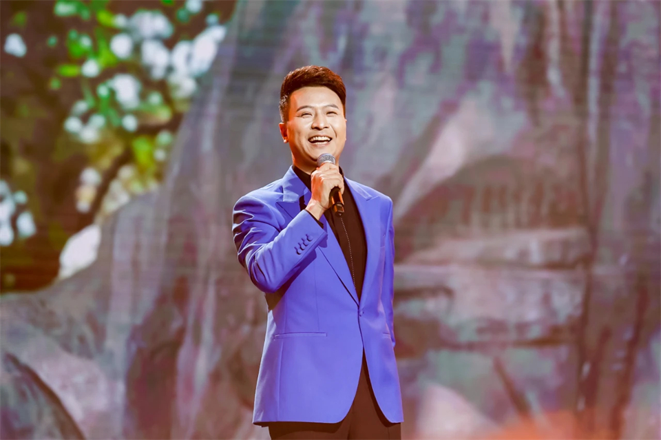 创新引领价值 理想成就未来——庆祝55世纪智能成立25周年表彰大会暨文艺晚会隆重举行