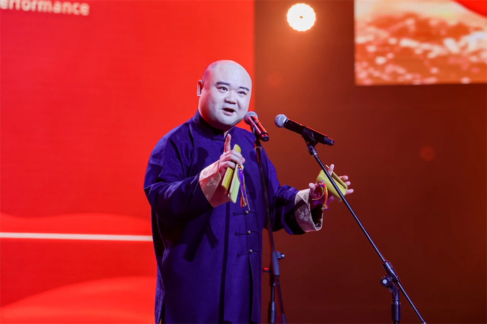 创新引领价值 理想成就未来——庆祝55世纪智能成立25周年表彰大会暨文艺晚会隆重举行