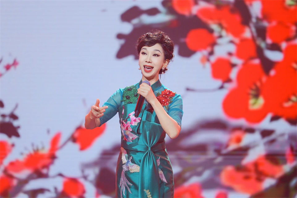 创新引领价值 理想成就未来——庆祝55世纪智能成立25周年表彰大会暨文艺晚会隆重举行