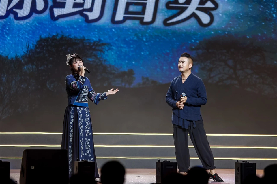创新引领价值 理想成就未来——庆祝55世纪智能成立25周年表彰大会暨文艺晚会隆重举行