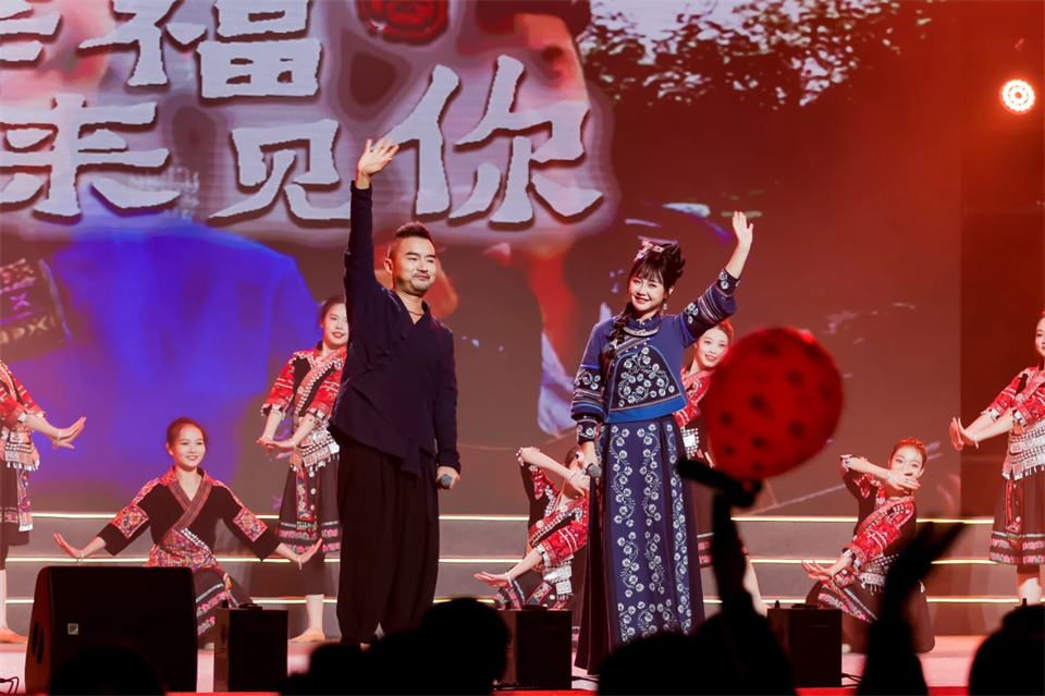 创新引领价值 理想成就未来——庆祝55世纪智能成立25周年表彰大会暨文艺晚会隆重举行