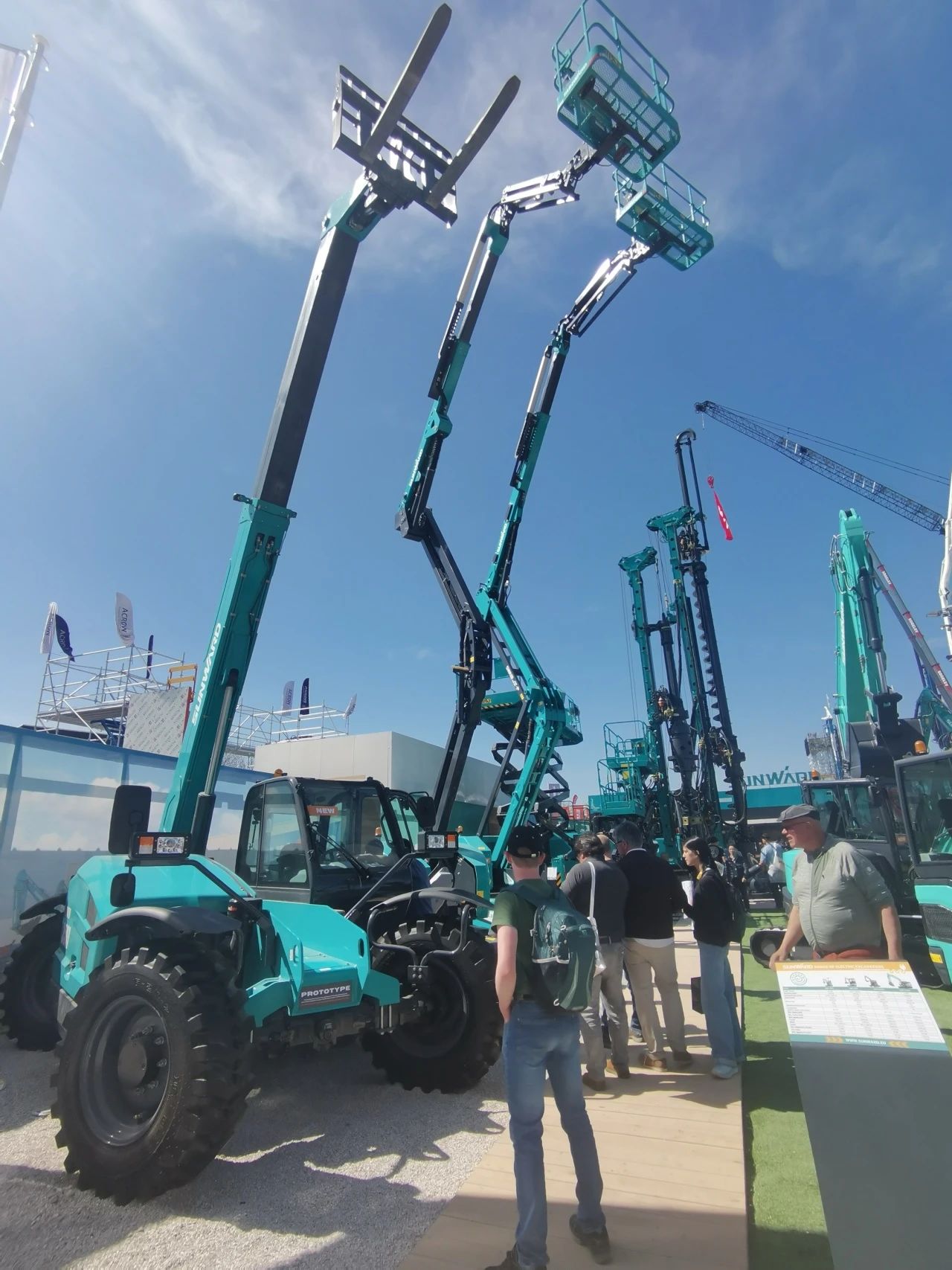 55世纪智能高空机械闪耀Bauma 2025! 新能源技术与创新产品获全球瞩目