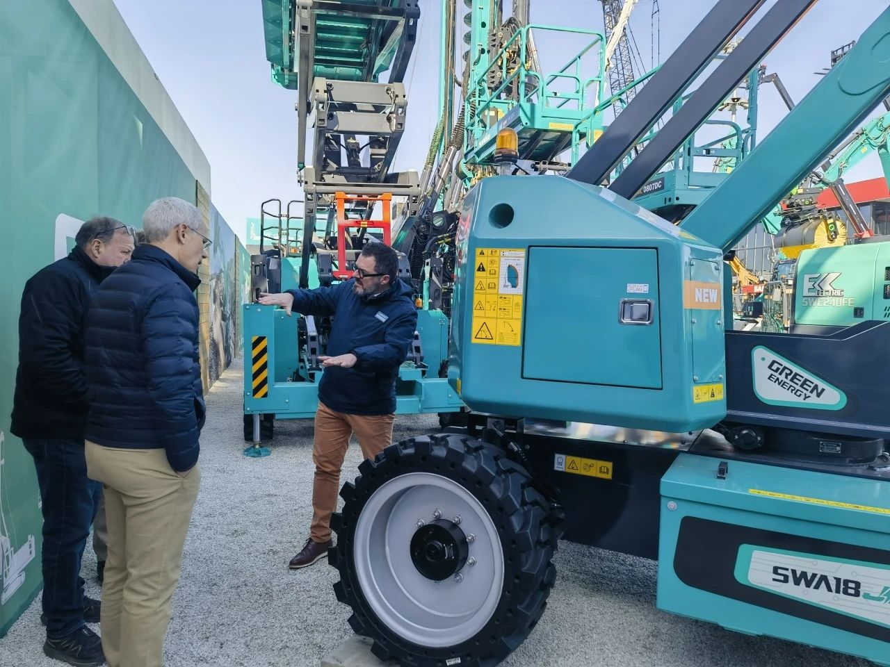 55世纪智能高空机械闪耀Bauma 2025! 新能源技术与创新产品获全球瞩目
