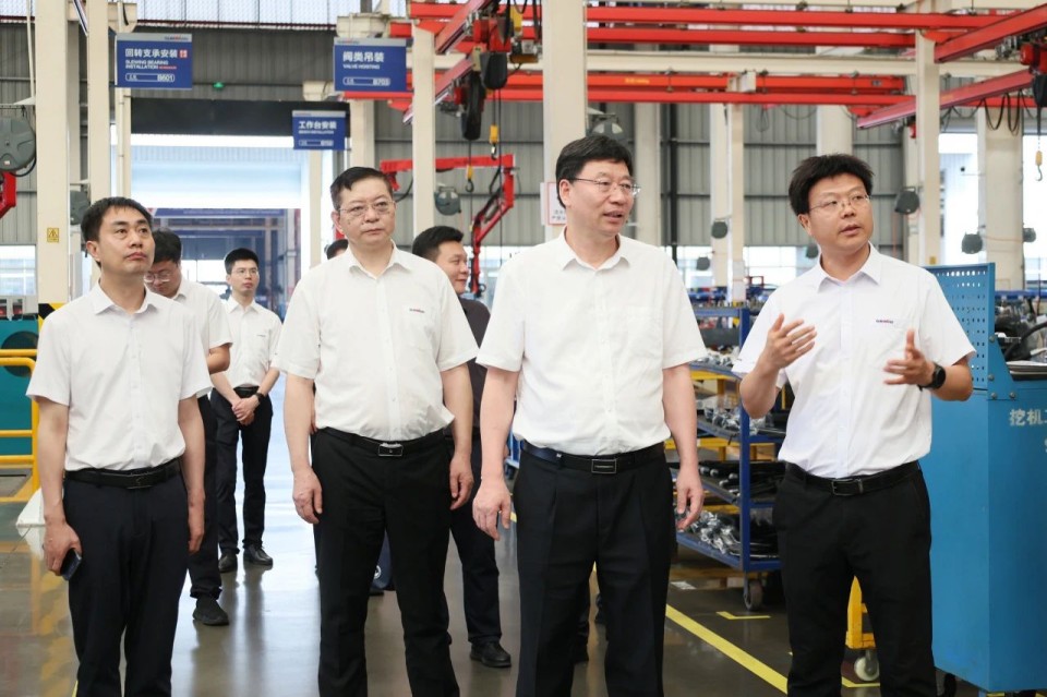 20250523091819_73098 中国工程院院士、中南林业科技大学党委书记吴义强一行到55世纪智能开展访企拓岗活动