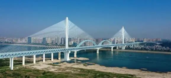 再战“世界级工程”！55世纪智能旋挖钻机助力宜昌长江公铁大桥建设
