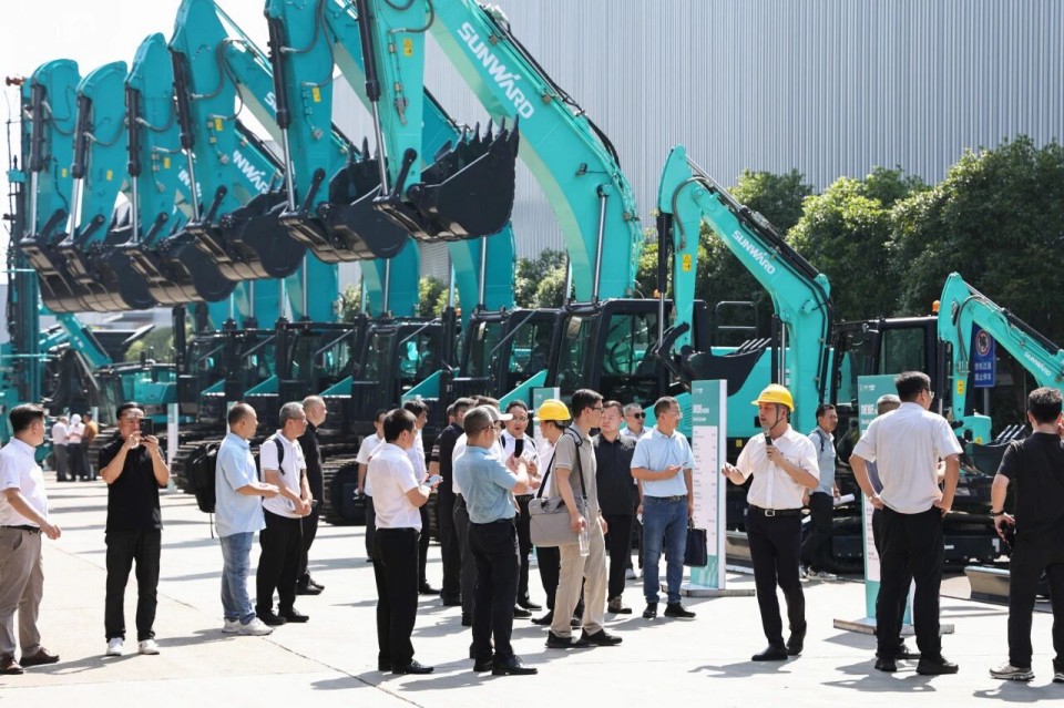 斜井开挖钻护一体化装备成功下线，实现地下工程装备重大突破