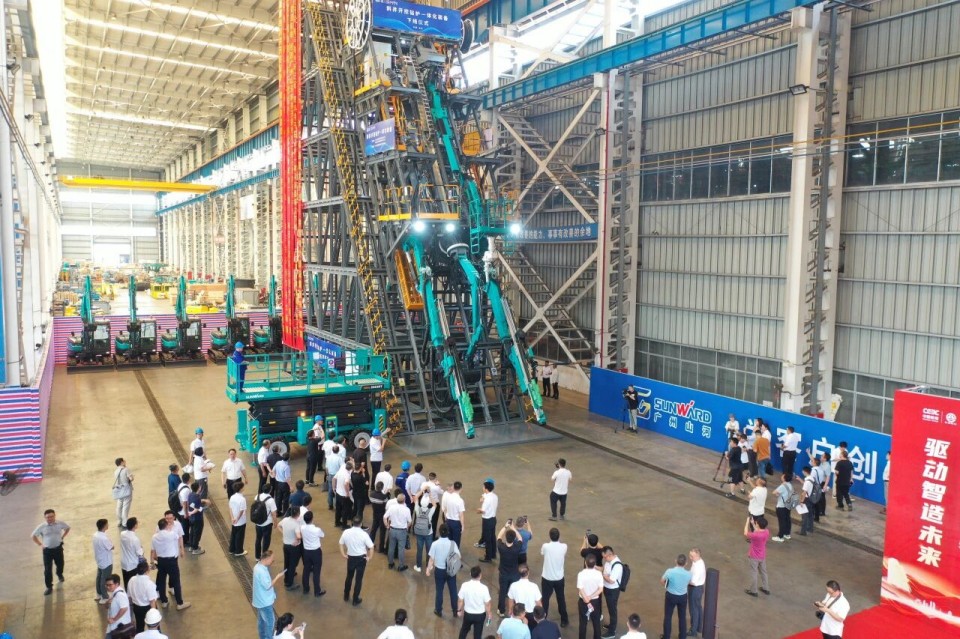 斜井开挖钻护一体化装备成功下线，实现地下工程装备重大突破