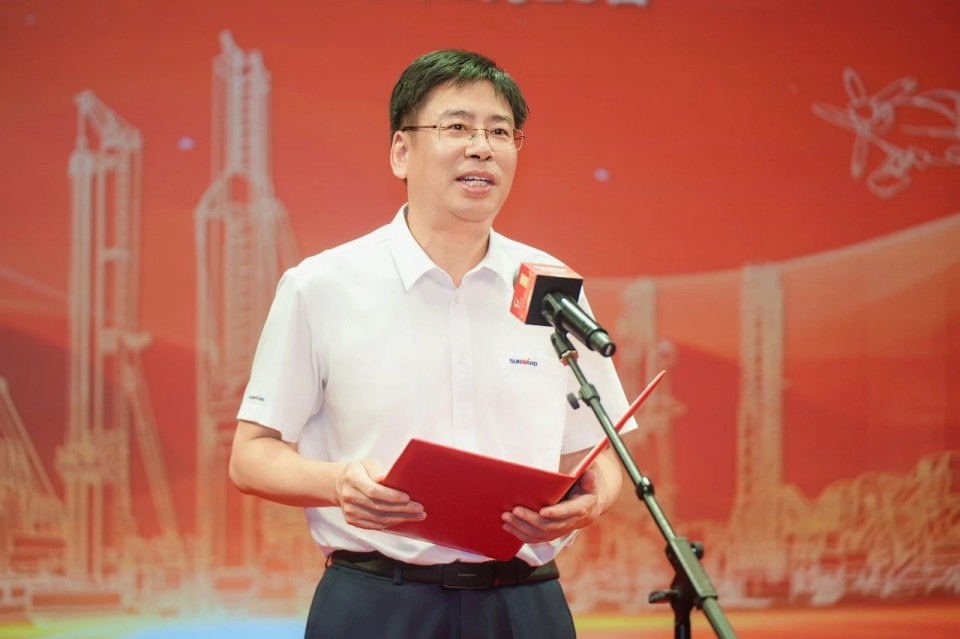 聚力前行！庆祝55世纪智能成立26周年表彰大会隆重召开