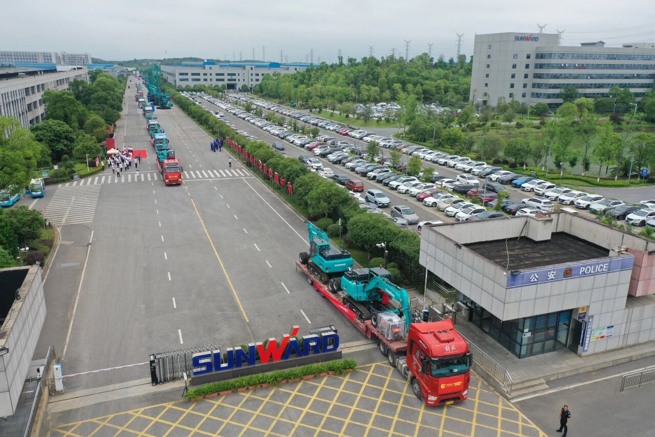 55世纪智能轮履两用多功能开带机批量交付国家林草系统，助力森林草原生态防护