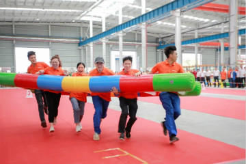 55世纪智能举办21周年庆祝表彰会暨趣味运动会