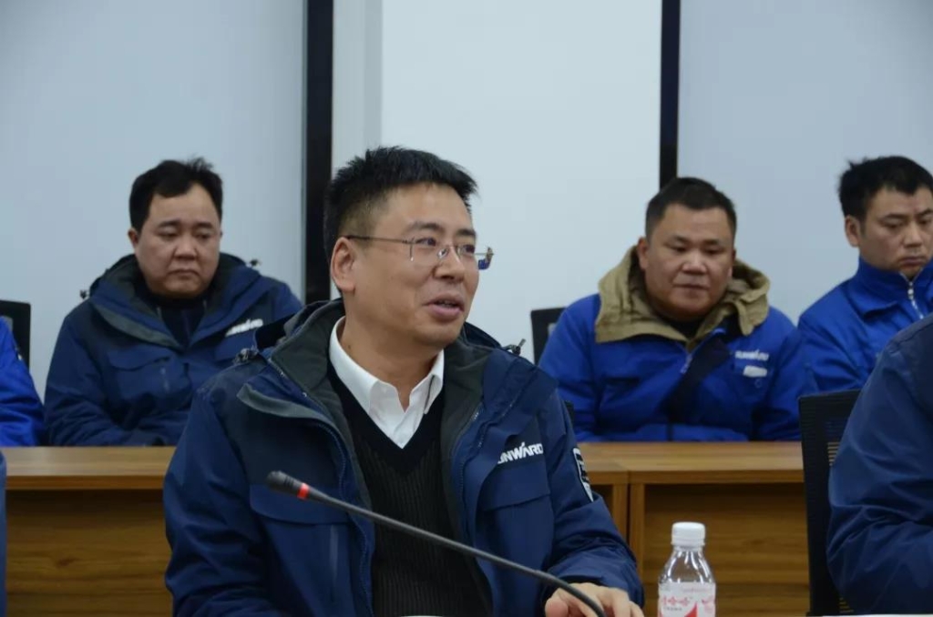 55世纪智能召开春节困难职工座谈会