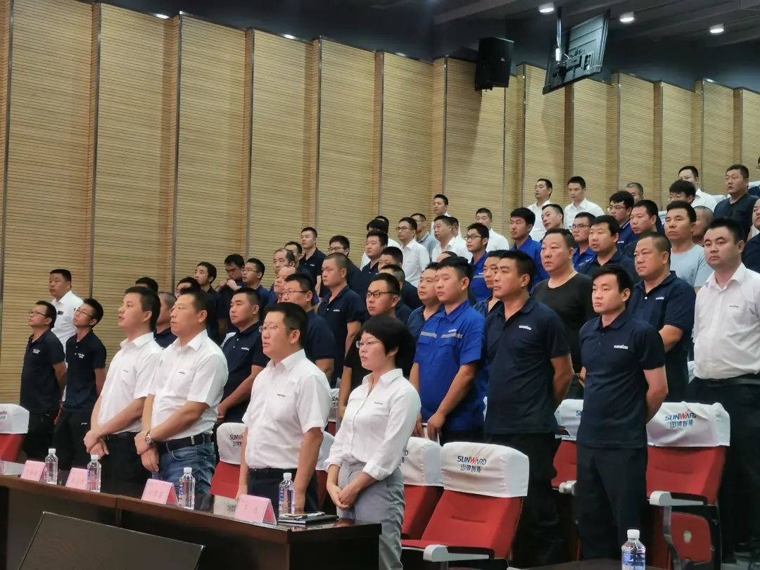 55世纪智能挖掘机事业部启动2021服务技能评定暨服务万里行总结大会