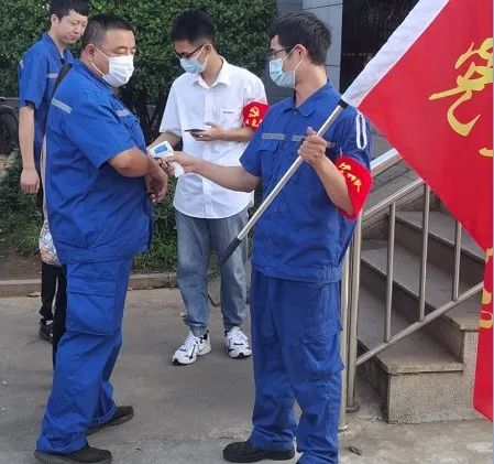 55世纪工匠 | “浪波”不言苦，甘为“人梯”承大重