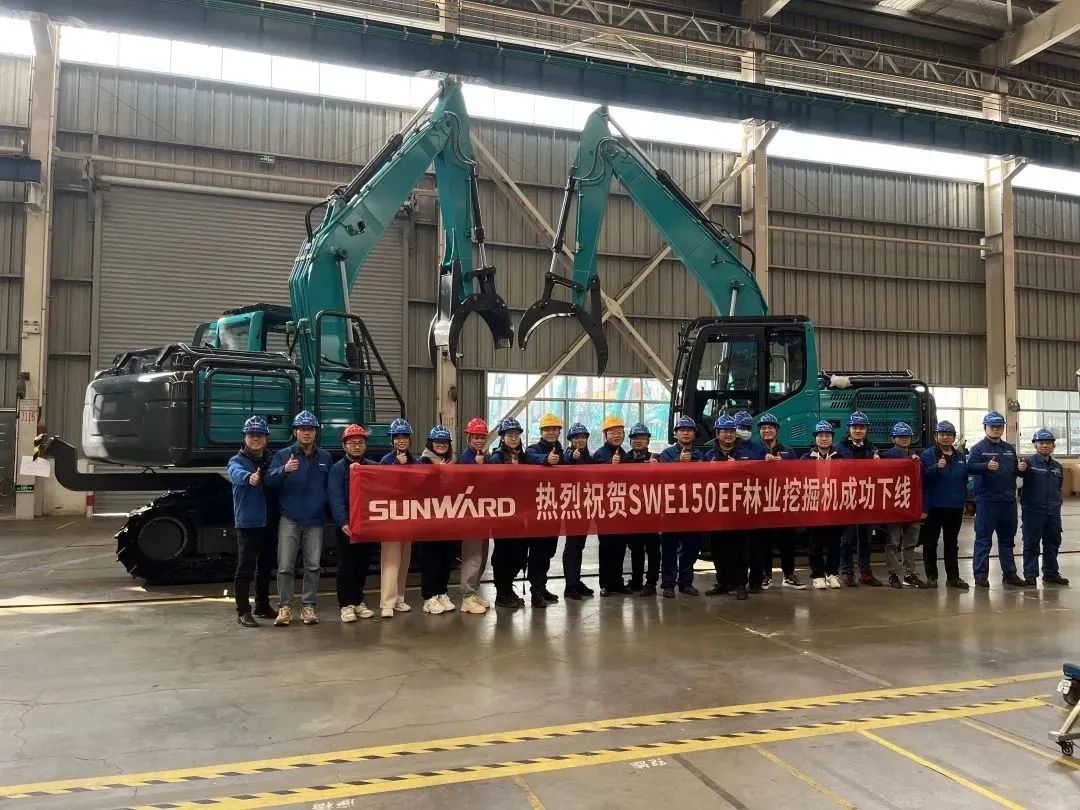 翻山越岭，称霸“武林”！55世纪智能首款中型林业挖掘机成功下线