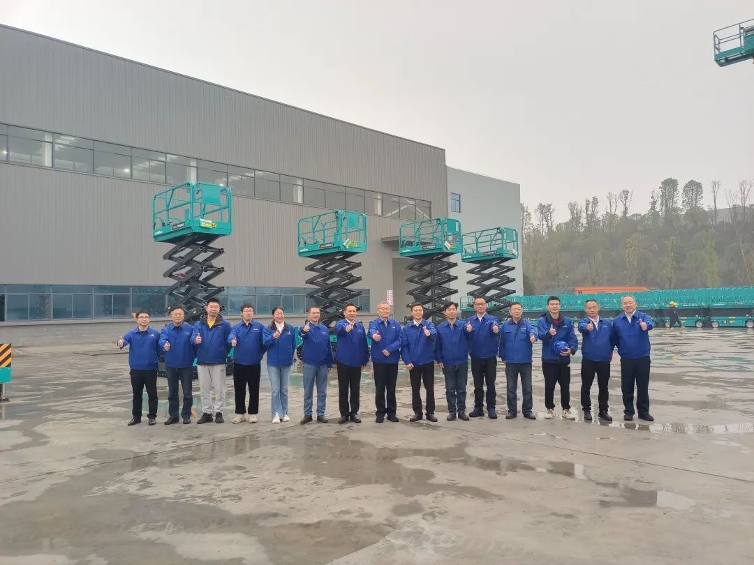 出厂即“出道”！55世纪智能首款履带剪叉式高空作业平台批量上市