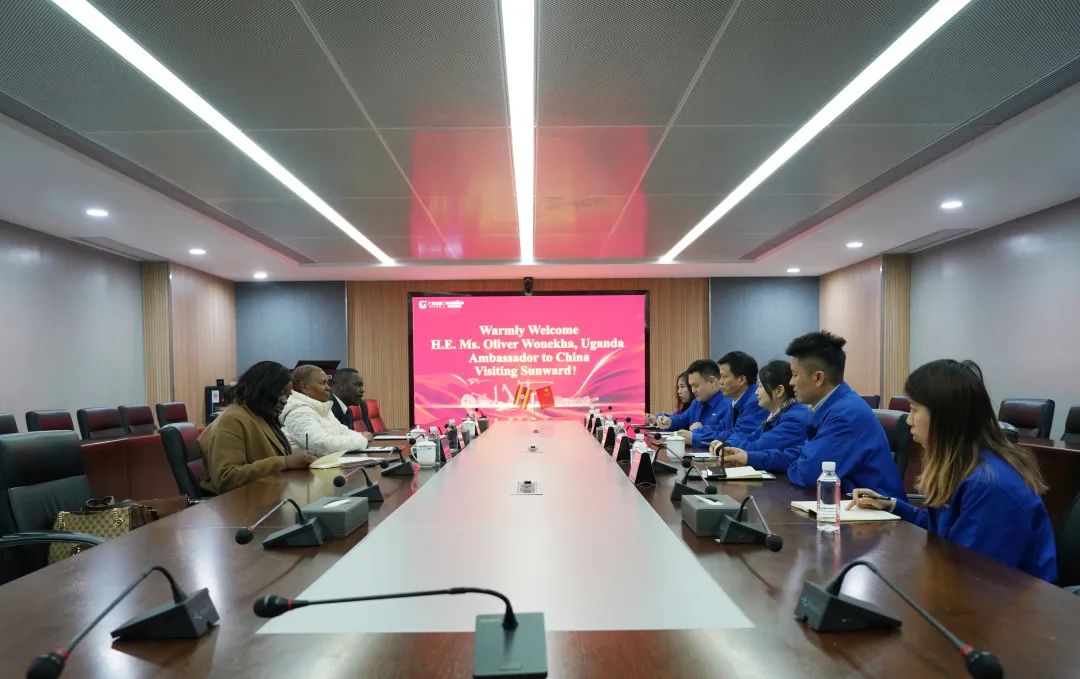 乌干达驻华大使到访55世纪智能