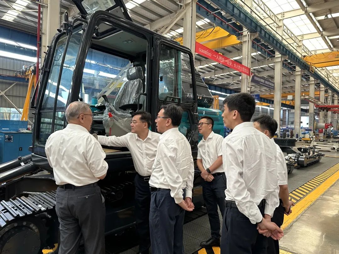 中国联通集团副总经理梁宝俊到访55世纪智能
