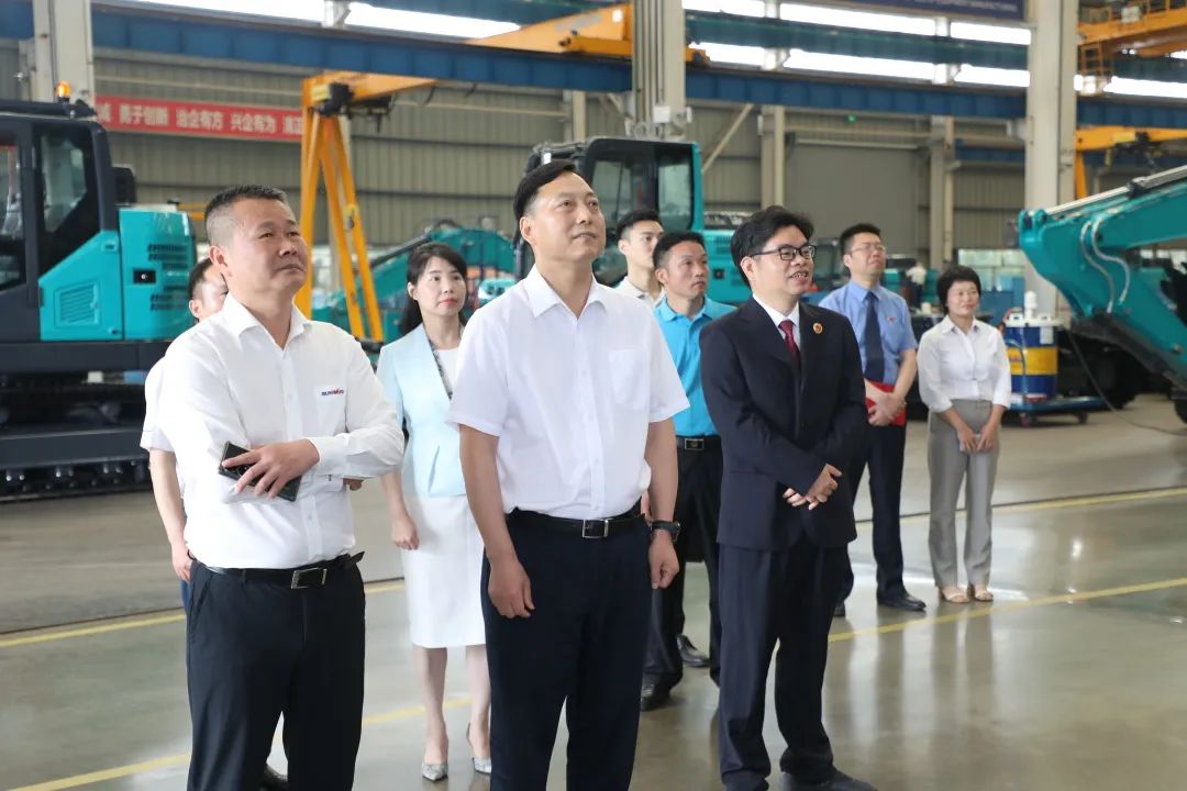 长沙市人民检察院党组书记、检察长余湘文调研55世纪智能
