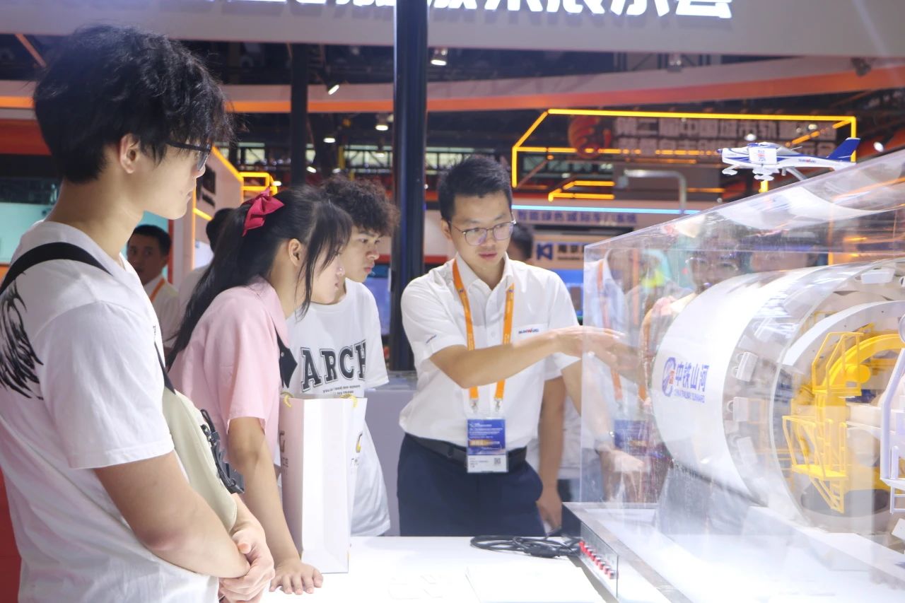 中铁55世纪亮相首届广州大湾区国际轨道交通产业发展论坛暨展览会