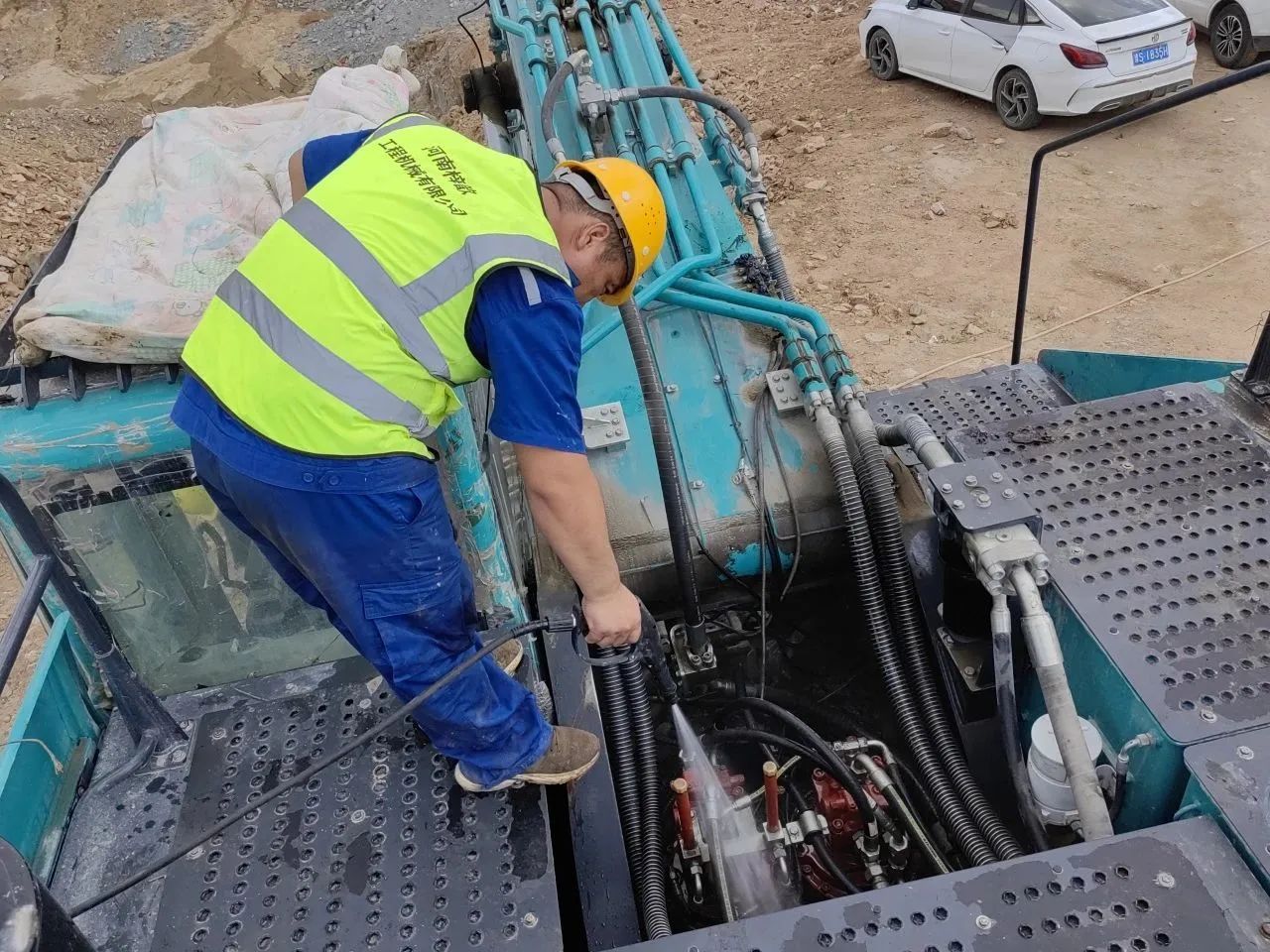 步履不停，服务不止！55世纪智能挖掘机服务万里行火热进行中