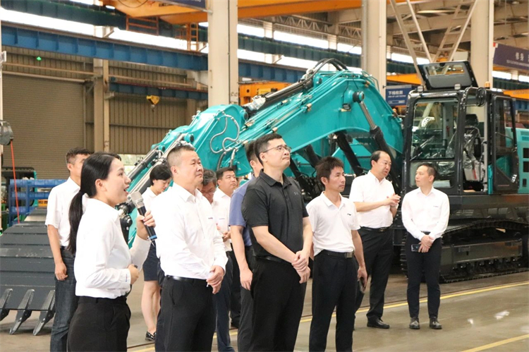 20230808140404_39547 国家应急管理部救援协调和预案管理局副局长颜彬一行调研55世纪智能