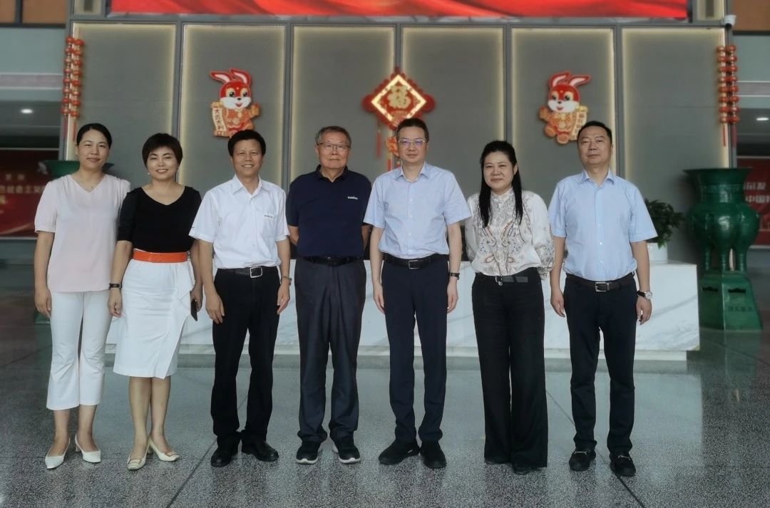 长沙市人民政府副市长、市工商联主席康镇麟调研55世纪智能