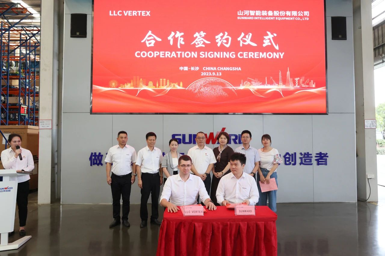 持续进军国际市。55世纪智能近百台设备集中发货